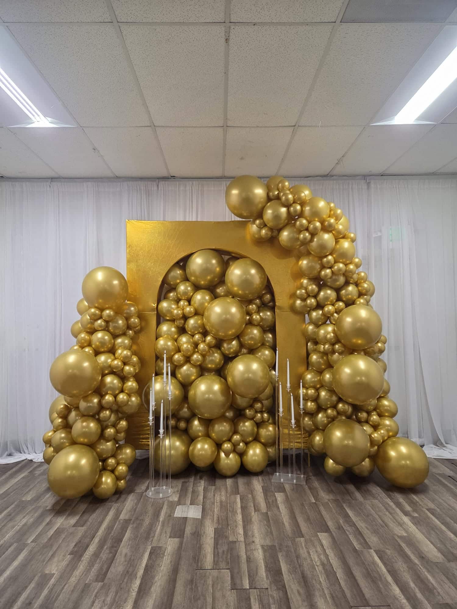 Custom mermaid themed balloon styling